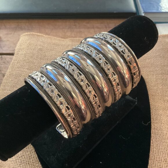 Wide Silver Cuff Bracelet With Intricate Floral Pattern Design For Women - Picture 5 of 14